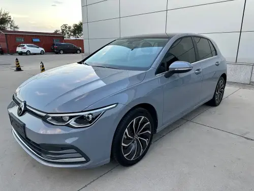 Volkswagen Golf, 2023