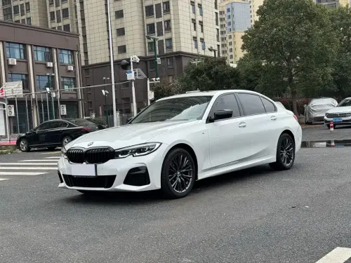 BMW 3-Series, 2022