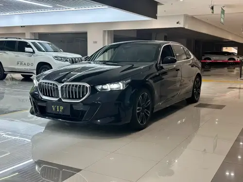 BMW 5-Series, 2025