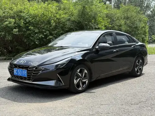 Hyundai Elantra, 2023
