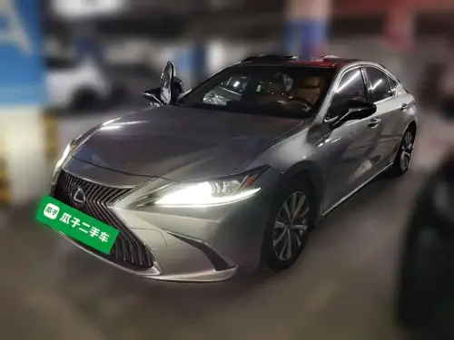 Lexus ES, 2020