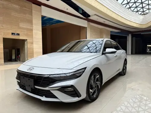 Hyundai Elantra, 2024
