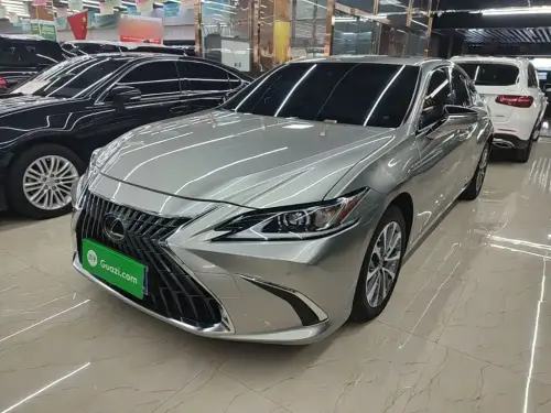 Lexus ES, 2023