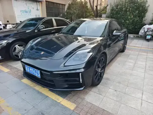 Porsche Panamera, 2024