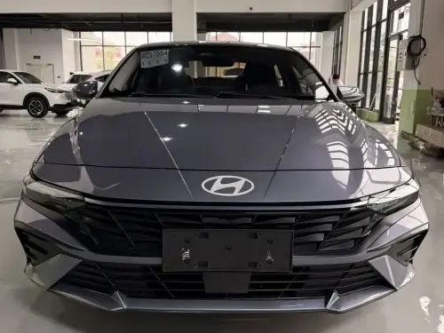 Hyundai Elantra, 2024