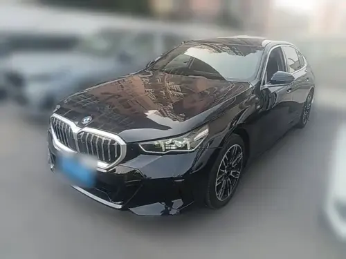 BMW 5-Series, 2025