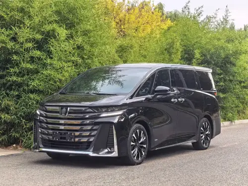 Toyota Vellfire, 2024