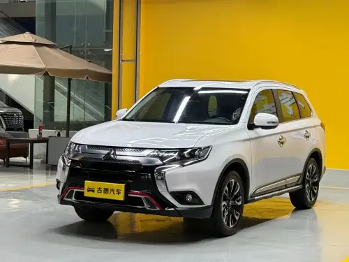Mitsubishi Outlander, 2020