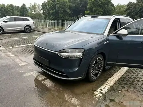 AITO M9, 2025