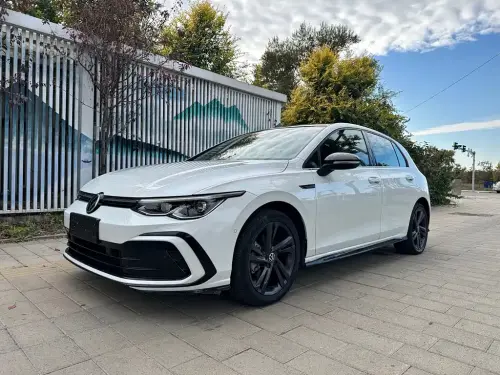 Volkswagen Golf, 2022