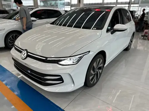 Volkswagen Golf, 2025