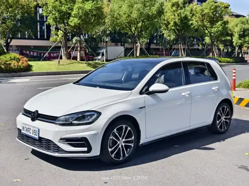 Volkswagen Golf, 2020