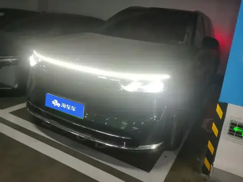 AITO M8, 2025