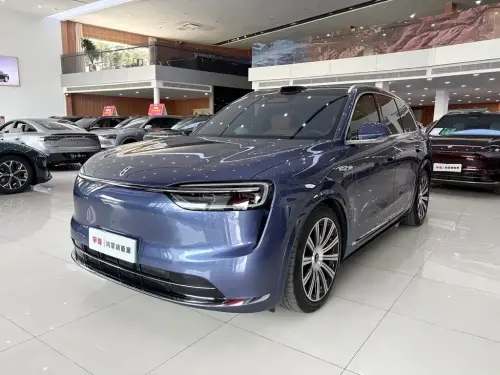 AITO M7, 2025
