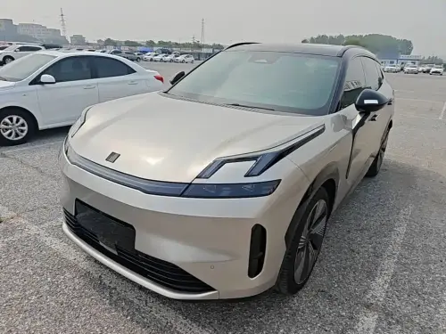 Lynk & Co 08, 2024