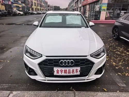 Audi A4, 2022