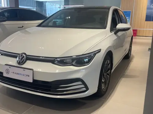 Volkswagen Golf, 2025