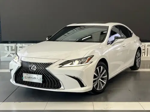Lexus ES, 2021
