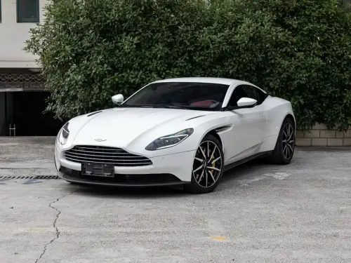 Aston Martin DB11, 2022