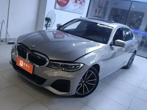 BMW 3-Series, 2022