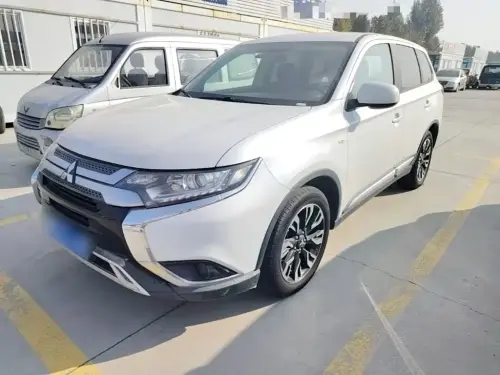 Mitsubishi Outlander, 2021