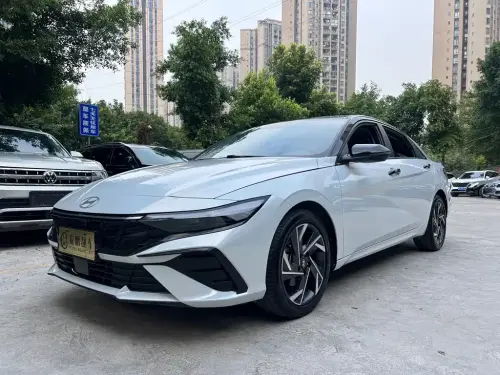 Hyundai Elantra, 2024