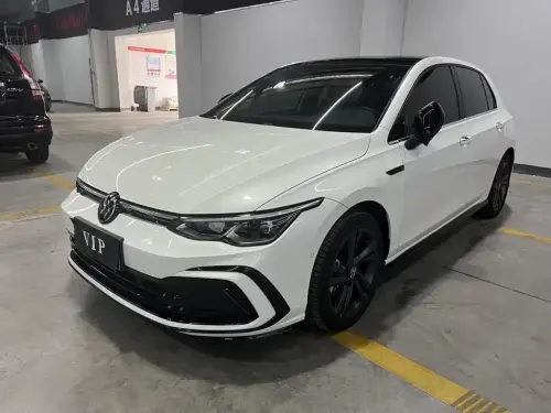 Volkswagen Golf, 2022