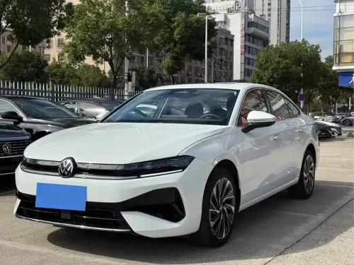 Volkswagen Sagitar, 2025