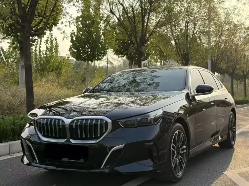 BMW 5-Series, 2025