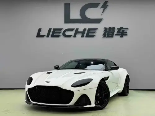 Aston Martin DBS, 2020