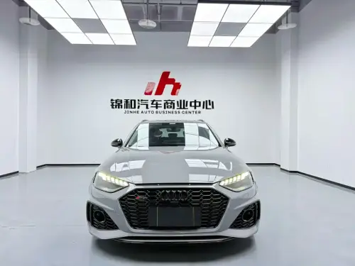 Audi RS4, 2023