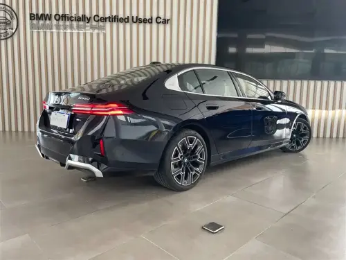 BMW 5-Series, 2025