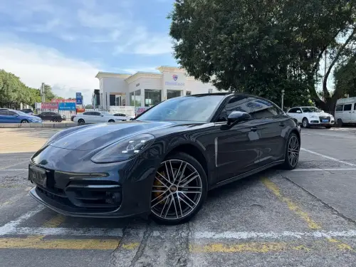 Porsche Panamera, 2022