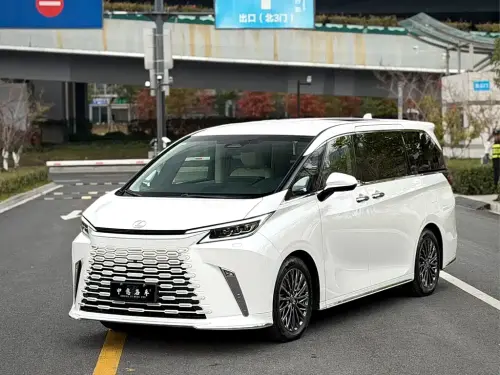 Lexus LM, 2024