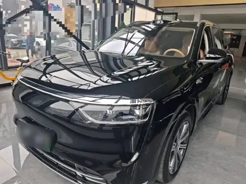 AITO M8, 2025