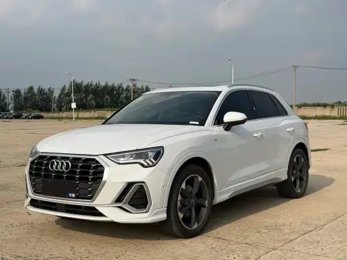 Audi Q3, 2022