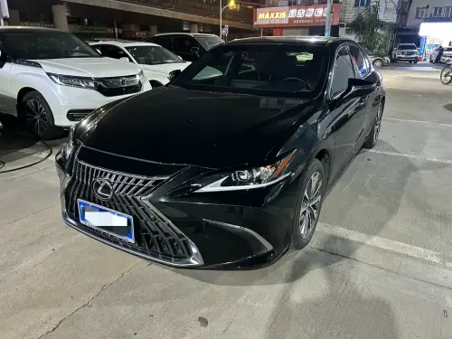 Lexus ES, 2023