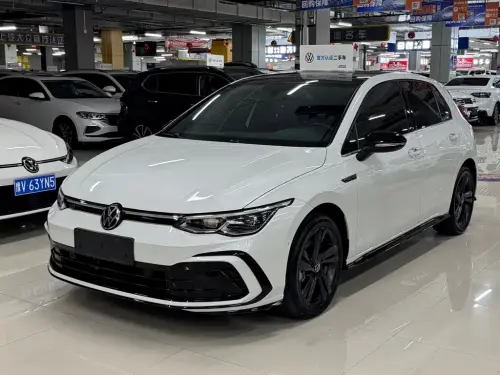 Volkswagen Golf, 2022