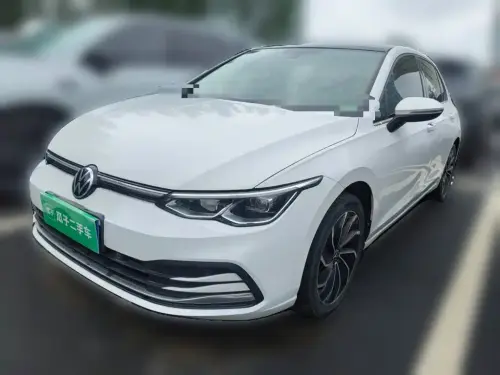 Volkswagen Golf, 2022