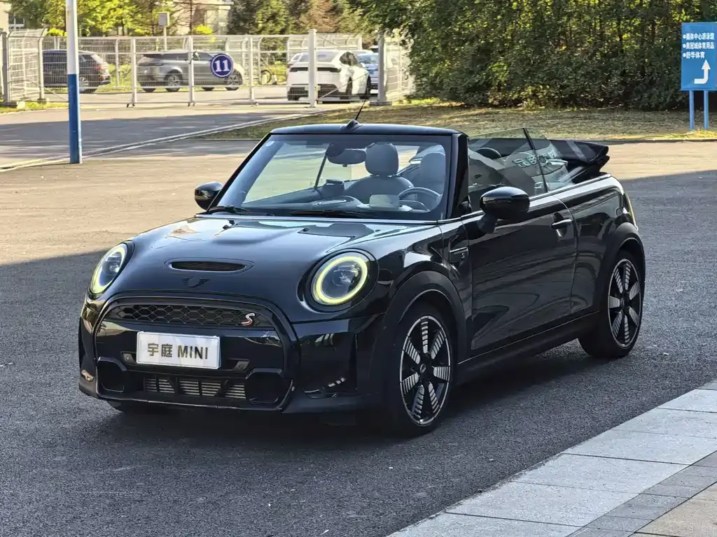 Mini MINI, 2022