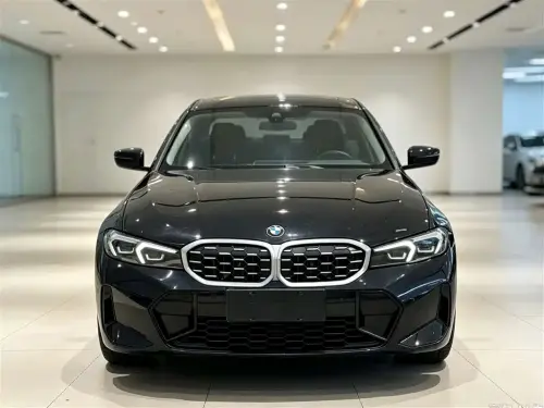 BMW 3-Series, 2023