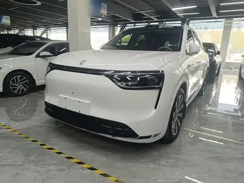 AITO M8, 2025