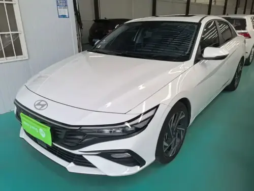 Hyundai Elantra, 2025