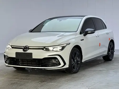 Volkswagen Golf, 2024