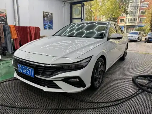 Hyundai Elantra, 2024