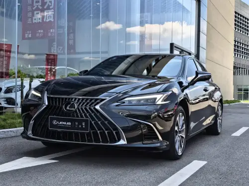 Lexus ES, 2025