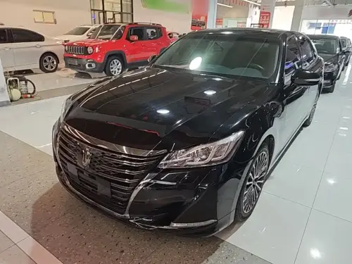 Toyota Crown, 2020