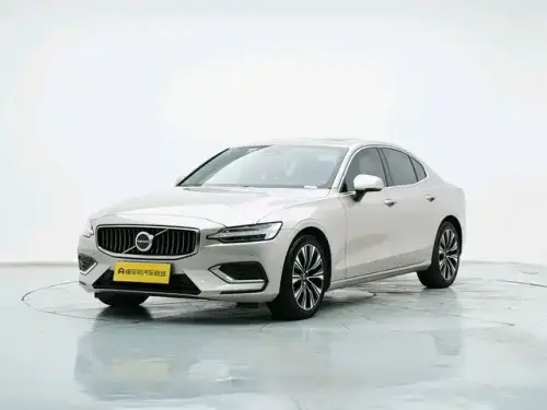 Volvo S60, 2022