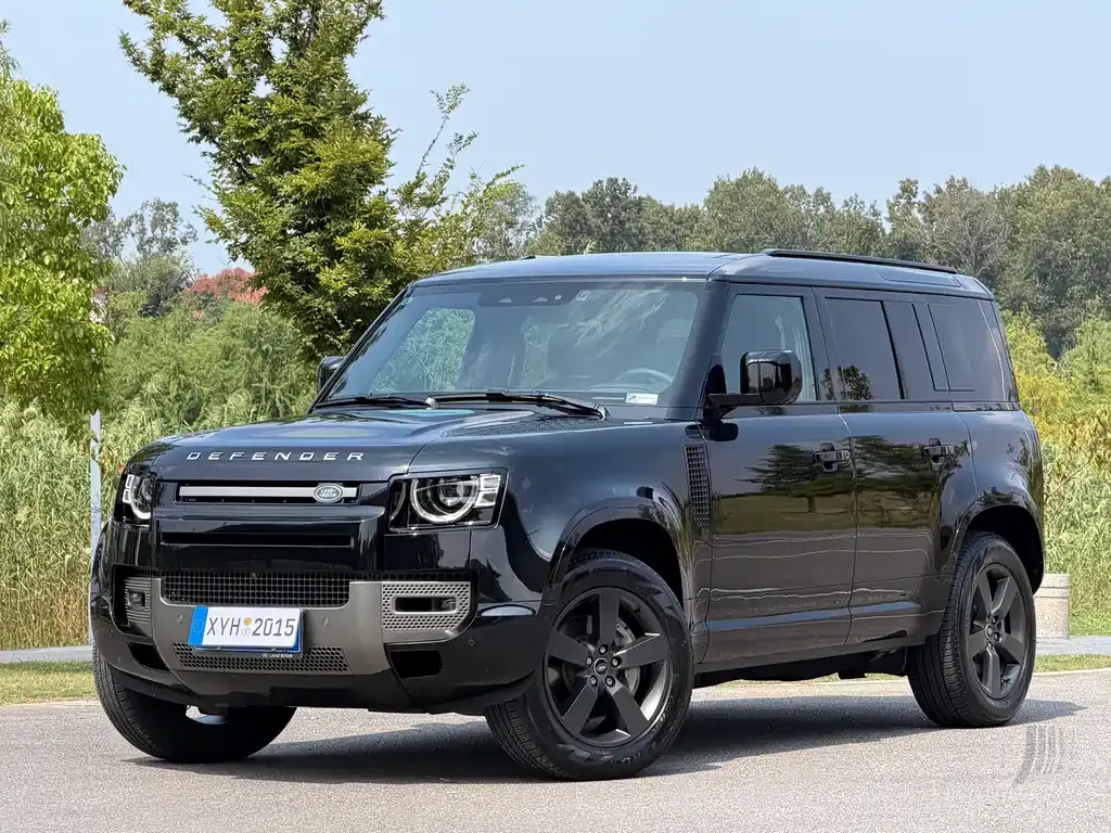 Land Rover Defender, 2025