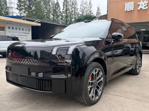 Lynk & Co 900, 2025